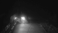 Parkoviště a hlavní vchod