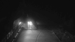 Parkoviště a hlavní vchod