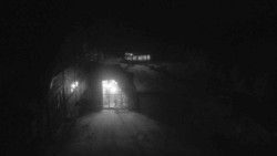 Parkoviště a hlavní vchod