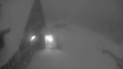 Parkoviště a hlavní vchod