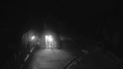 Parkoviště a hlavní vchod