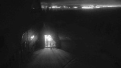 Parkoviště a hlavní vchod