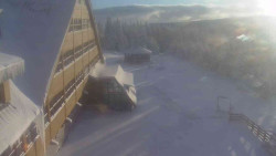 Parkoviště a hlavní vchod