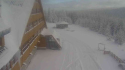 Parkoviště a hlavní vchod