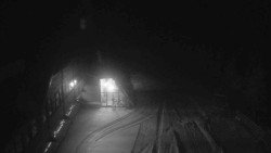 Parkoviště a hlavní vchod