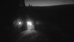 Parkoviště a hlavní vchod