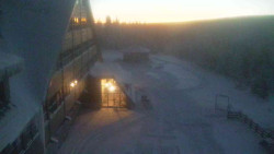 Parkoviště a hlavní vchod