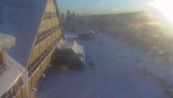 Parkoviště a hlavní vchod