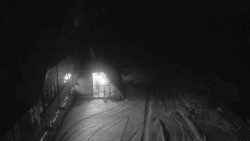 Parkoviště a hlavní vchod