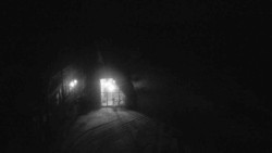 Parkoviště a hlavní vchod