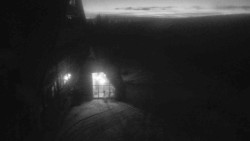 Parkoviště a hlavní vchod