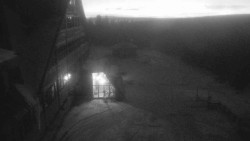 Parkoviště a hlavní vchod