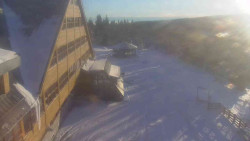 Parkoviště a hlavní vchod