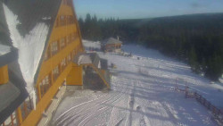 Parkoviště a hlavní vchod