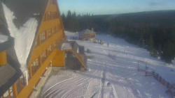 Parkoviště a hlavní vchod