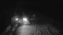 Parkoviště a hlavní vchod