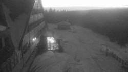 Parkoviště a hlavní vchod