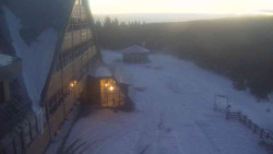 Parkoviště a hlavní vchod