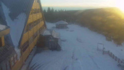 Parkoviště a hlavní vchod