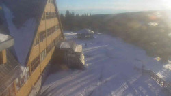 Parkoviště a hlavní vchod