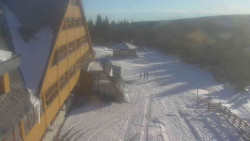 Parkoviště a hlavní vchod