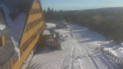 Parkoviště a hlavní vchod