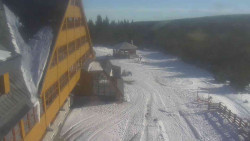 Parkoviště a hlavní vchod