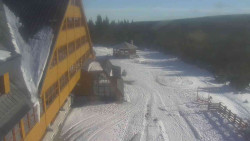 Parkoviště a hlavní vchod