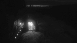 Parkoviště a hlavní vchod