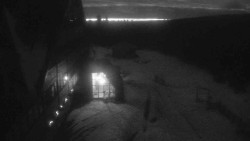 Parkoviště a hlavní vchod