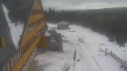 Parkoviště a hlavní vchod