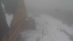 Parkoviště a hlavní vchod