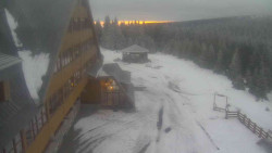 Parkoviště a hlavní vchod