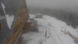 Parkoviště a hlavní vchod