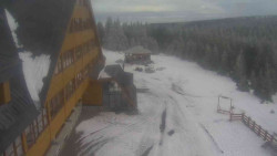 Parkoviště a hlavní vchod