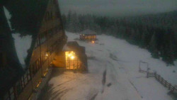 Parkoviště a hlavní vchod