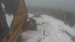 Parkoviště a hlavní vchod