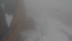 Parkoviště a hlavní vchod