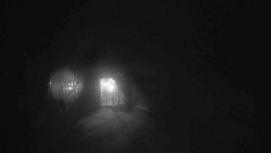 Parkoviště a hlavní vchod