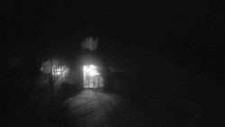 Parkoviště a hlavní vchod