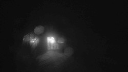 Parkoviště a hlavní vchod