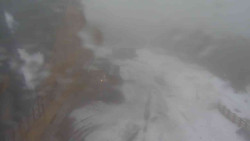 Parkoviště a hlavní vchod