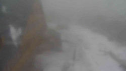 Parkoviště a hlavní vchod