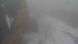 Parkoviště a hlavní vchod