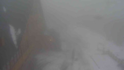 Parkoviště a hlavní vchod