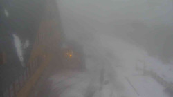 Parkoviště a hlavní vchod