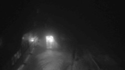 Parkoviště a hlavní vchod