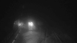 Parkoviště a hlavní vchod