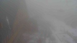 Parkoviště a hlavní vchod