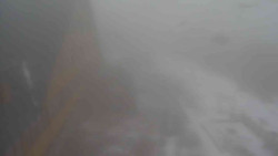 Parkoviště a hlavní vchod